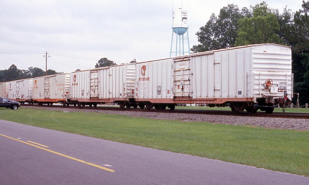 CRYX reefers at the back of K651 juice train